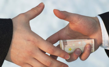 У НАС – НАКРАТКО