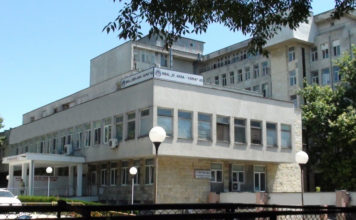 МЪЖ С ОПАСНОСТ ЗА ЖИВОТА СЛЕД ПАДАНЕ ОТ ХОТЕЛ