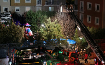 Четирима войници са загинали след падане на военен хеликоптер в Истанбул