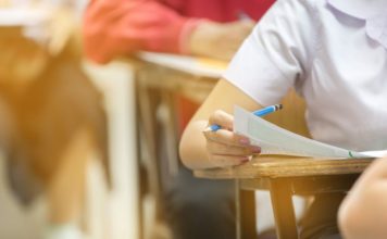 Зрелостниците се явяват на матури по желание от днес до 31 май