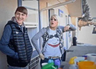 КАМЕРИЕРКА СЕ РАЗПЛАКА ЩОМ ВИДЯ КАКВО ИМА ПОД ЧАРШАФИТЕ В ХОТЕЛСКАТА СТАЯ