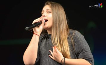 ТАЛАНТЛИВО МОМИЧЕ ОТ УЧИЛИЩЕТО ПО ИЗКУСТВАТА ЗАВОЮВА ПЪРВО МЯСТО НА КОНКУРСА „СЕВЕРНО СИЯНИЕ“