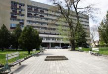 СЕМЕЙСТВО ОТ ДОБРИЧ ЩЕ ЗАКУПИ АПАРАТУРА ЗА БОЛНИЦАТА СЪС СЪБРАНИ СРЕДСТВА ЗА ЛЕЧЕНИЕ НА СИНА ИМ