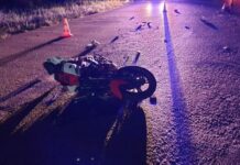 ШОФЬОР С МАЗДА ОТНЕ ПРЕДИМСТВО НА МОТОРИСТ, МОМЧЕТО И ПРИЯТЕЛКАТА МУ СА ПОТРОШЕНИ С ОПАСТНОСТ ЗА ЖИВОТА