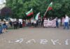 НА ПРОТЕСТА В ЦЕНТЪРА НА ДОБРИЧ С КАМЪНИ ПРОТЕСТИРАЩИТЕ ИЗПИСАХА ОСТАВКА