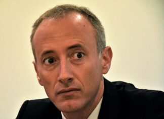 МОН с кризисен сценарий за 15 септември, учениците ще се редуват