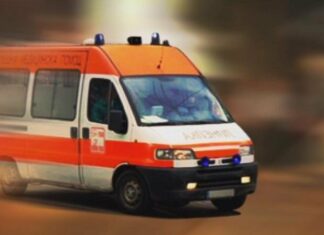 ТОВАРЕН АВТОМОБИЛ БЛЪСНА КОЛА И УБИ МЪЖ В НЕЯ