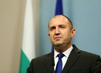 КОНСУЛТАЦИИ НА ПРЕЗИДЕНТА РУМЕН РАДЕВ С ГЕРБ, БСП И ДПС