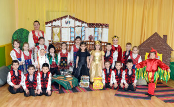 ДЕЦАТА ОТ ГРУПА „ПЧЕЛИЧКА“ ОТ ДЕТСКА ГРАДИНА №20 „РАДОСТ“СЕ ПРЕВЪРНАХА В АКТЬОРИ ПРИ СЪЗДАВАНЕ НА ФИЛМ ПО НАРОДНАТА ПРИКАЗКАТА „ЗЛАТНОТО МОМИЧЕ“