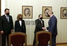 Българският народ очаква възможно най-скоро да имаме действено, редовно, отговорно и с парламентарна подкрепа правителство, каза Румен Радев