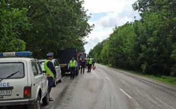 Момче и момиче загинаха при тежка катастрофа на пътя