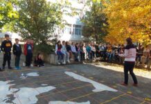 ЧУДНА ГРАДИНА ПРОМЕНИ ДВОРА НА СУ „ПЕТКО Р. СЛАВЕЙКОВ“