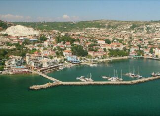 Бизнесът пред депутати в Балчик: Помогнахме временно на държавата, чакаме нейните действия