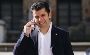 В последните си минути като премиер Петков с лека ръка отсякал главите на шестима зам.-министри