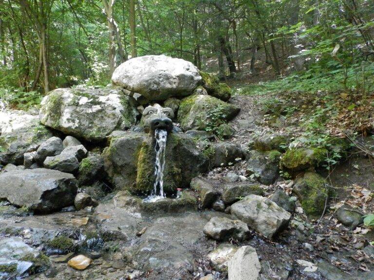 Демони пазят чудотворен извор