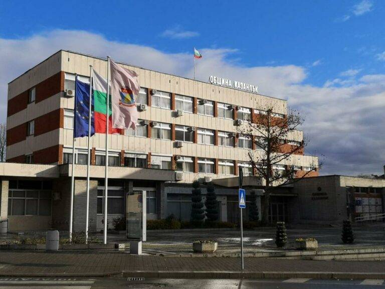 ПИЯН И ДРОГИРАН БЛЪСНА ДЕТЕ С КОЛАТА СИ И ИЗБЯГА ПИЯН И ДРОГИРАН БЛЪСНА ДЕТЕ С КОЛАТА СИ И ИЗБЯГА