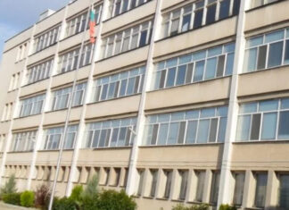 Лъсна истина за предишните изцепки на второкласниците, канили се да колят свой съученик, и как си е затварял очите директорът