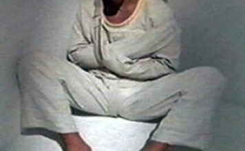 УСМИРЯВАТ ПСИХИЧНО БОЛЕН С ЕЛЕКТРОШОК