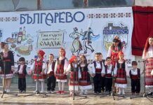 С песни и танци в Българево“ – истински фолклорен празник