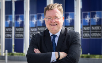 Докато цените в България растат, НАТО обяви началото на доставките на закупено от алианса американско оръжие за Украйна