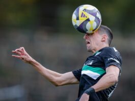 НА ЖИВО: Миньор Перник 0:1 Черно море, гол от дузпа даде преднина на „моряците“