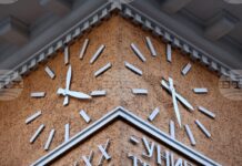 Тази нощ България преминава към зимно часово време, часовниците се връщат с един час назад