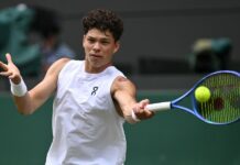 Бен Шелтън и Алекс де Минор се класираха за финалния турнир на АТП след победи в Париж