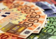Купих букет с рози на жена ми с първите банкноти евро