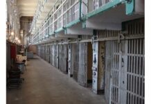 Трима напиха и ограбиха мъж, който по-късно е намерен мъртъв