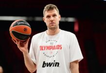 Новак Джокович гледа загуба на „Олимпиакос“ и Везенков от „Монако“