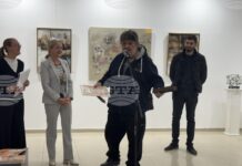 Румен Рачев спечели голямата награда на тазгодишния Есенен салон в Казанлък с творбата „Кафе“