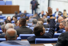 Медицинските сестри ще участват в преговорите по Националния рамков договор, реши на първо четене Народното събрание