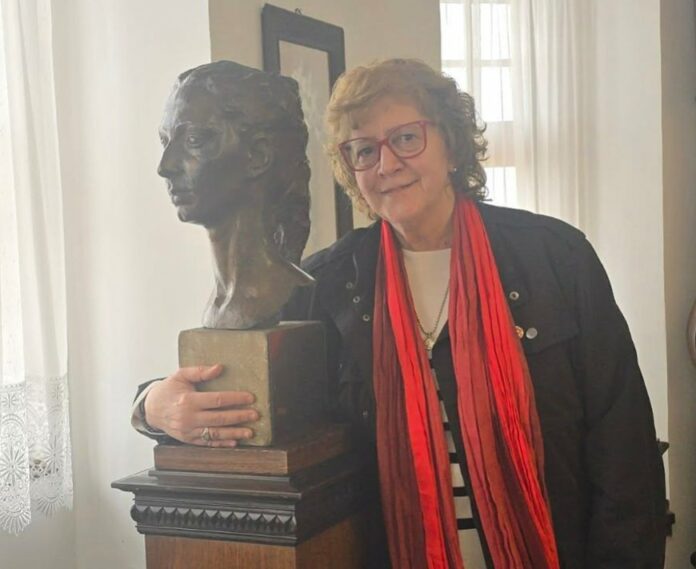 Бронзова склуптура на Балчика Мошеску- Мъчиукъ получи като дарение ДКИ „Културен център Двореца“ Балчик