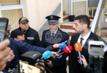 Автомобилът с мигранти, който катастрофира в Бургас, е направил опит да избегне лента с шипове, каза комисар Марин Димитров