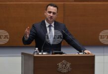 В Министерството на енергетиката няма постъпило официално искане, свързано със заявен инвеститорски интерес към активите на „Лукойл България“, каза министър Жечо Станков