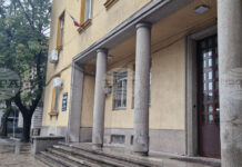 Окръжната прокуратура в Хасково е повдигнала обвинение на шофьора на линейка, причинил смъртта на мъж в Симеоновград