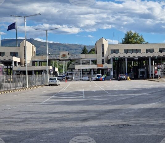 Преминаването на тежкотоварни автомобили през ГКПП „Връшка чука“ все още не е възстановено