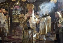 Красотата на един храм сте вие, християните, човеците, които сте дошли, за да се срещнете с Бога, каза Пловдивският митрополит Николай