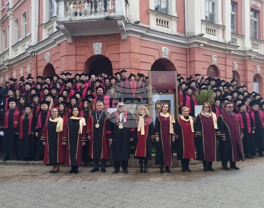 Медицинският университет в Плевен дипломира Випуск 2025 млади лекари