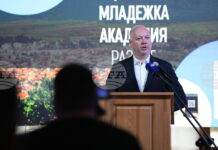 В момента има социални напрежения, защото се натрупаха поводи през последните години, според премиера Росен Желязков