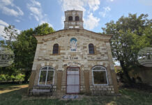 Православният храм „Св. Архангел Михаил” в летнишкото село Крушуна е съграден преди 135 години от разрушен манастир