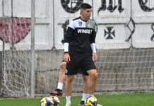 Валери Божинов тренира с Локомотив Пловдив