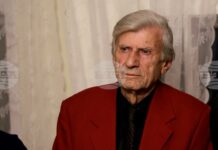 Много е важно в днешно време да правим добро и да се прекланяме пред него, каза за БТА художникът Стойчо Зерлиев