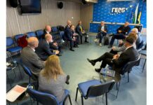 Компромис за бюджета – не пипат осигуровки, ако всички ги плащат – включително и чиновници (Обзор)