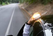 От 1 януари в Испания заменят аварийните тригълници с мигаща в оранжево лампа
