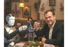 Фейсбук се смее на спънат робот: Почерпил се с Медведев