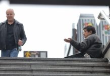 6 типа са бездомните, за първи път ги броят и им раздават кафе, шоколад, чорапи, якета и одеяла (Обзор)