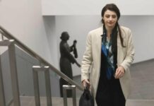 Лена Бориславова пристигна в съда за делото по казуса „Корал“ (Снимки)