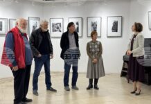 Дългогодишни фоторепортери подредиха в Казанлък изложбата „Професия фоторепортер за цял живот“