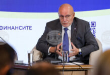 Присъединяването на България към еврозоната е историческа закономерност, каза управителят на БНБ Димитър Радев